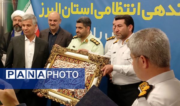 تجلیل از کشاورزان نمونه و دهیارها در پلیس راه استان البرز 