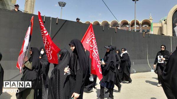 تجدید میثاق با آرمان‌های انقلاب، تهران در سوگِ رهبر شهید یکپارچه سیاه پوش شد