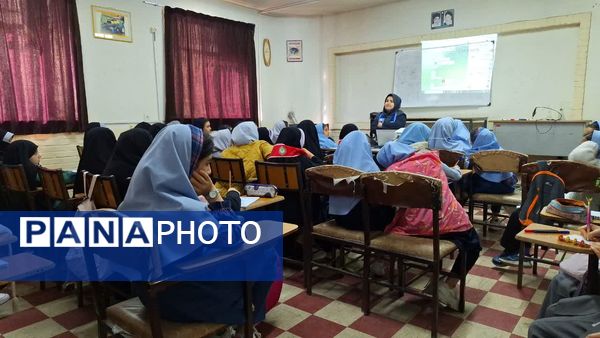  دوره مقدماتی خبرنگاری در پژوهشسرای دانش‌آموزی ناحیه۶ مشهد