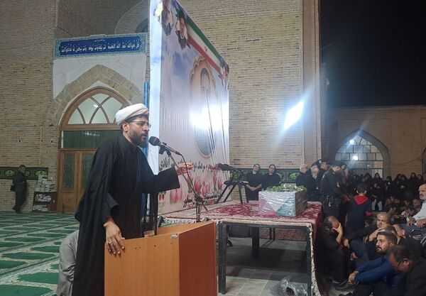 مراسم وداع با شهید امنیت هادی میرآبادی در مسجد جامع شهرستان نیشابور 