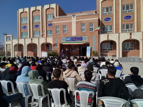 گرامیداشت دهه فجر، نیمه شعبان و ولادت امام زمان (عج) در دبیرستان شهید بهشتی تربت جام
