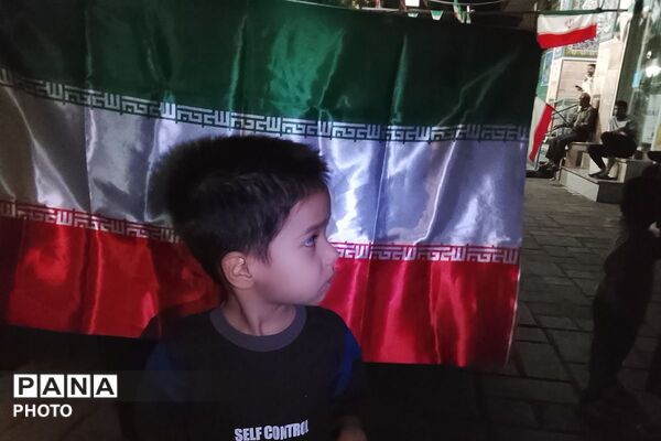 کوچک‌ترین حاضران شهرک انقلاب؛ کودکان در قاب یک اجتماع مردمی