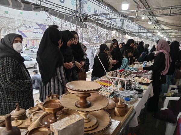برگزاری نمایشگاه صنایع دستی در محله طلاب مشهد