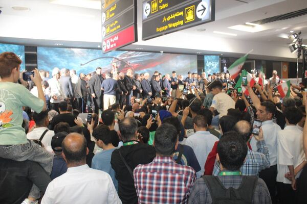 تیم ملی با استقبال هواداران وارد تهران شد