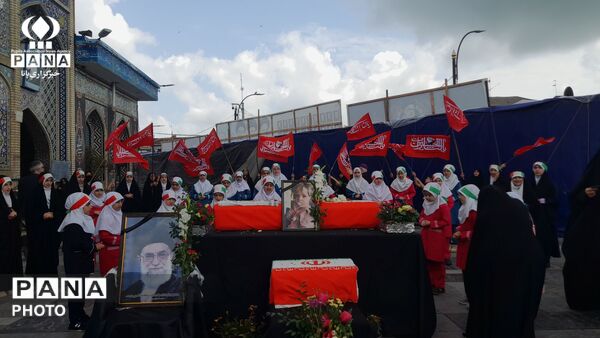 تشییع نمادین رهبر شهید