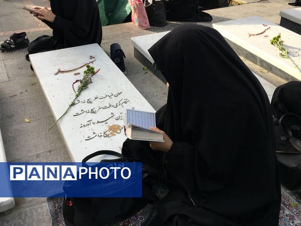 برپایی مراسم دعای عرفه در گلستان شهدای اصفهان