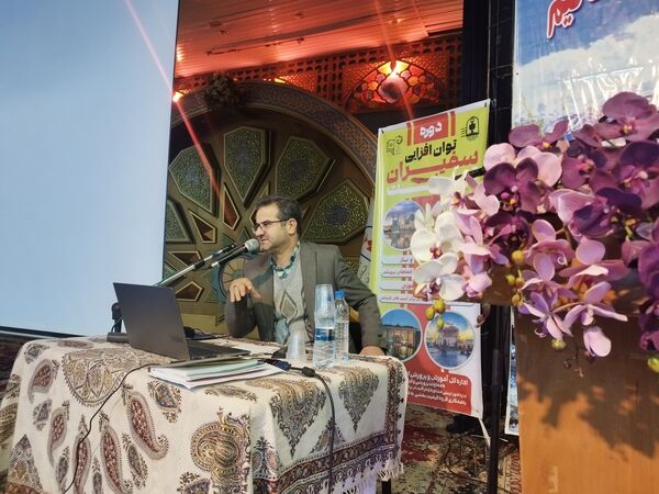 برگزاری دوره توانمندسازی پرورشی و مشاوره جدید الورود استان اصفهان