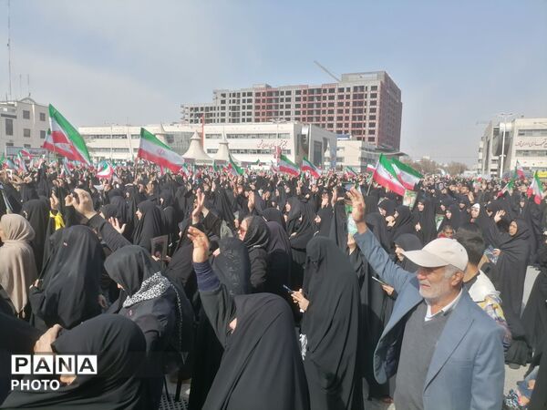اجتماع بزرگ مردم مشهد در روز شهادت رهبر عظیم الشان انقلاب 