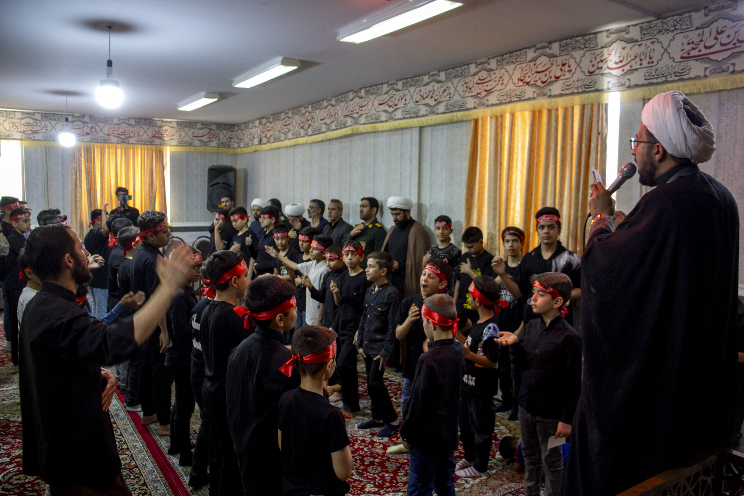 سیزدهمین مراسم معنوی «احلی من العسل» با حضور نوجوانان محلاتی برگزار شد