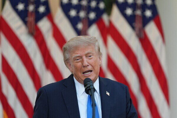 ترامپ: مهاجران کنترل فرانسه را به دست گرفته‌اند؛مرزها را ببندید