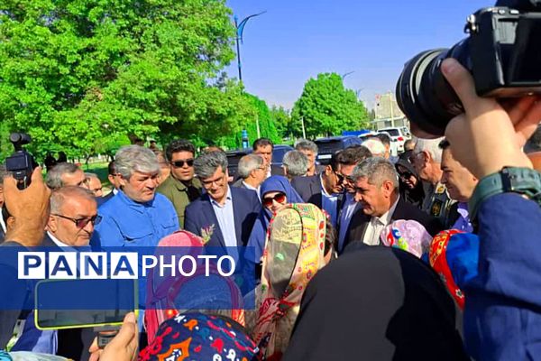 استقبال گرم و پرشوره مردم باشت از دکتر تاجگردون