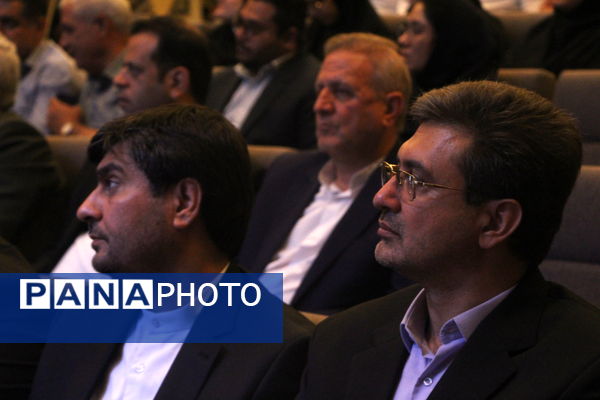 آیین رونمایی و تحویل لوح ثبت یزد به عنوان شهر جهانی زیور آلات سنتی