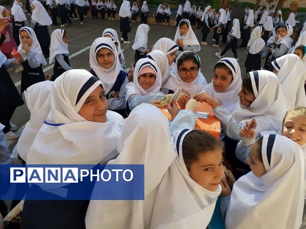 برگزاری جشن عاطفه ها در دبستان شاهد فاطمه زهرا سلام الله علیها