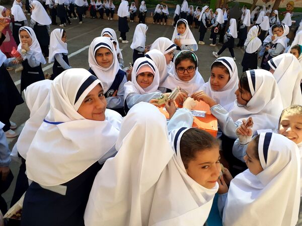 برگزاری جشن عاطفه ها در دبستان شاهد فاطمه زهرا سلام الله علیها