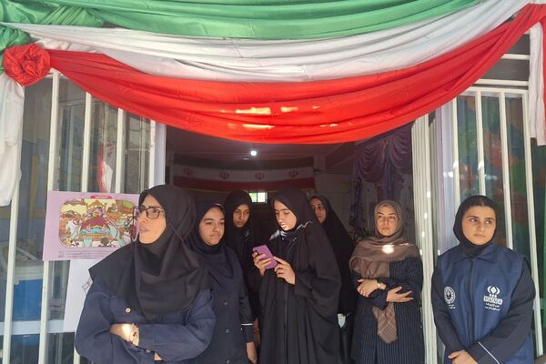 لبخند و شور نوجوانی، نشاط مدارس شهرستان قدس در ۱۳ آبان 