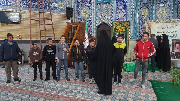 برنامه تجلیل از برترین‌های مسابقات قرآن و عترت، نماز و مسابقات فرهنگی هنری ملارد 