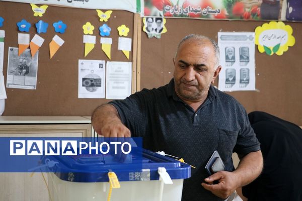 حضور پرشور مردم گلستان پای صندوق‌های رأی