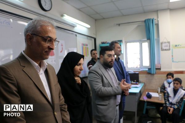 توزیع شیر رایگان در دبستان علی‌اکبر طالبی شهرری