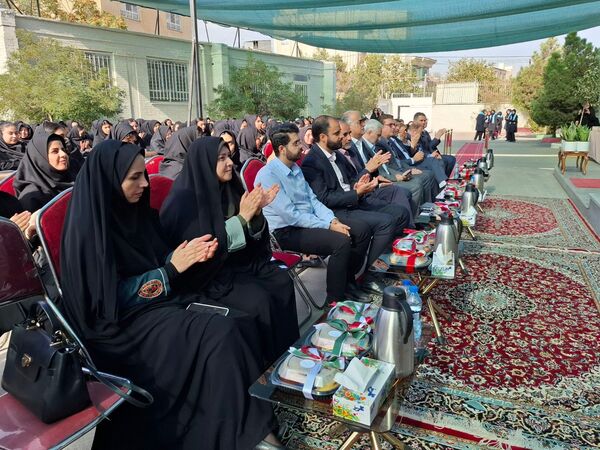 زنگ نیک اندیشی با هدف ترویج فرهنگ و مشارکت خیرین مدرسه ساز در هنرستان دکتر هادوی