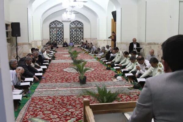  محفل انس با قرآن کریم در زیارتگاه شهید مدرس (ره)