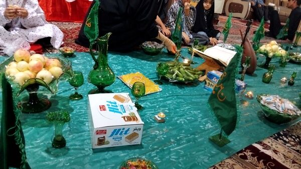 برپایی سفره حضرت‌رقیه (س) در شهر وردنجان