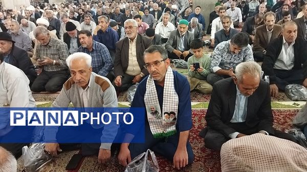 برگزاری نماز جمعه در آغاز هفته بسیج دانش آموزی با حضور دانش آموزان بسیجی نیشابور