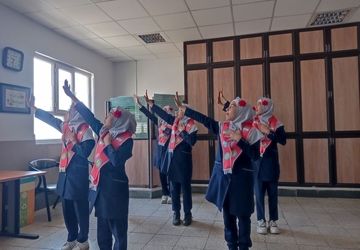 دیدار دانش‌آموزان مدرسه مهندس رحمانی فرد با مسولین اداره ناحیه یک مشهد مقدس 