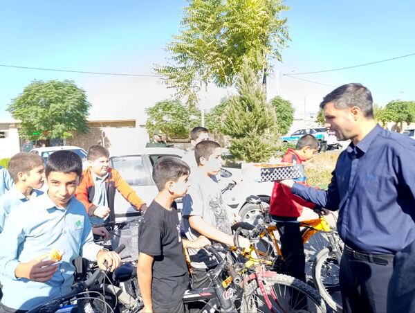 همایش دوچرخه سواری در شهرستان خلیل آباد 