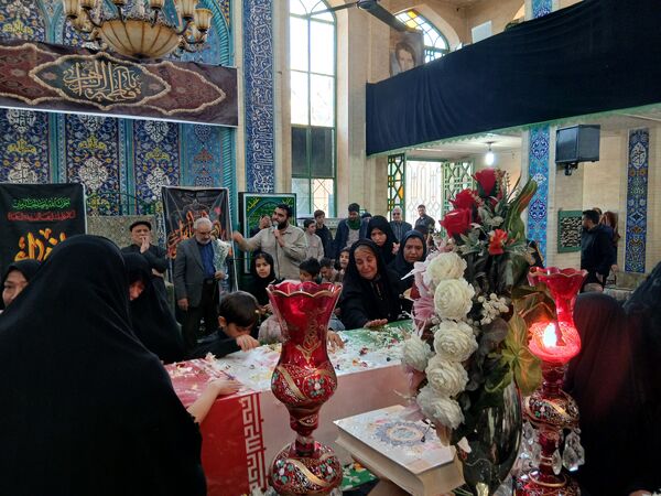 استقبال از شهید گمنام در مسجد امام حسین مجتبی (ع) محله سید میرزا