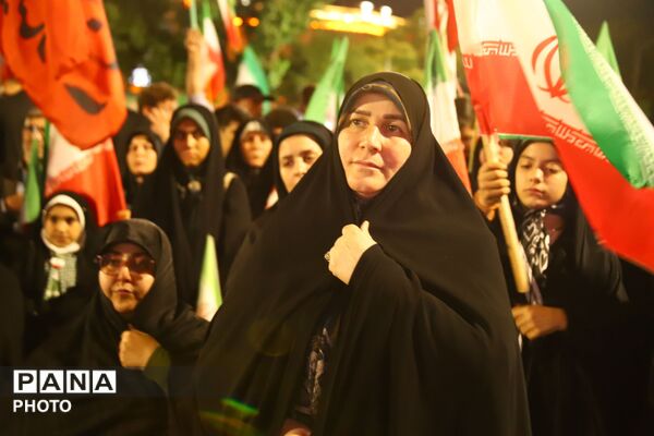 بازتاب حضور گسترده جامعه فرهنگی تبریز در سالگرد شهدای دفاع مقدس ۱۲روزه
