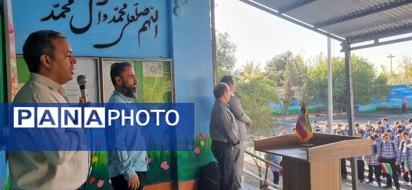 نواختن زنگ آغاز سال تحصیلی در مدرسه اندیشه شاهد منطقه ۱۶ 