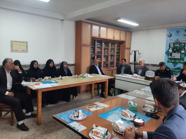 برگزاری نشست شورای آموزش و پرورش در عباس‌آباد 