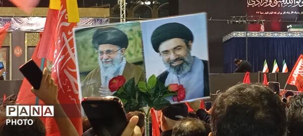 خروش امت در بدرقه رهبر شهید