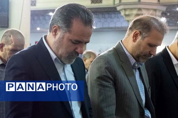 حضور فرهنگیان ناحیه دو شهرری در نماز جمعه 