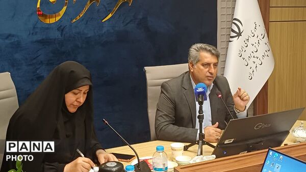 نشست صمیمانه مدیرکل آموزش و پرورش شهر تهران با دانش‌آموز خبرنگاران منتخب پانا به مناسبت روز خبرنگار