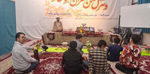 ضیافت افطاری و قرائت جزء هفتم قرآن کریم در مسجدالرضای نیشابور 