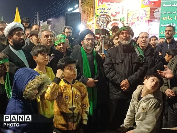 حضور دانش‌آموزان و فرهنگیان فشافویه در آیین‌های شبانه؛ نمایش بصیرت و تجدید میثاق با آرمان‌های شهدا