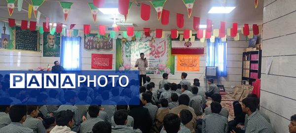 شادی دانش‌آموزان راه ایمان قلعه‌گنج در جشن ولادت حضرت علی‌اکبر(ع)