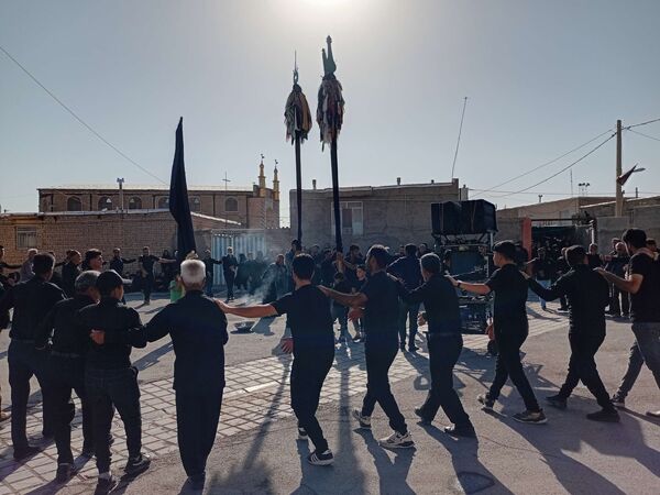 آیین سنتی"حسن - حسین"در روز اربعین حسینی در خلیل آباد