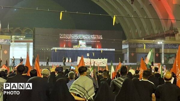رسم وداع  با پیکر مطهر امام قائد