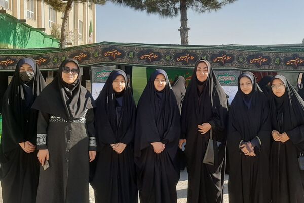 برپایی نمایشگاه "مادرم فاطمه" در دبیرستان مهر نیشابور
