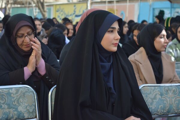 طنین زنگ انقلاب در بهارستان‌دو 