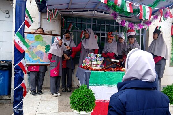 جشن پیروزی انقلاب اسلامی در مدارس منطقه کهریزک 