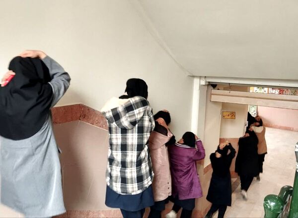 اجرای مانور زلزله در هنرستان شهید شهیدی خلیل آباد 