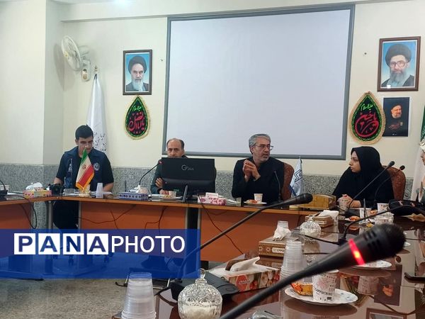 تجلیل از دانش‌آموز خبرنگاران پانا کاشان