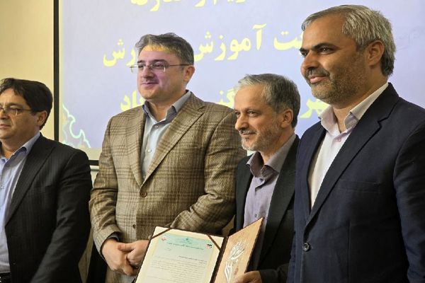 فصل تازه خدمت‌رسانی؛ مهدی ذبیحی بر سکوی مدیریت آموزش و پرورش گناباد