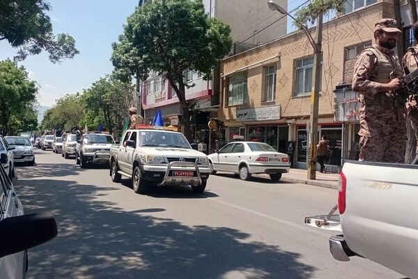 رژه حماسی خودرویی و موتوری یگان های منتخب نظامی و بسیج شهرستان اهر 