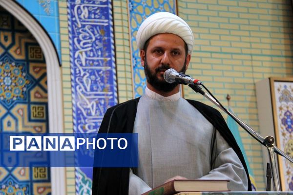 حضور پرشور فرهنگیان و دانش آموزان در نماز جمعه صفادشت ملارد 