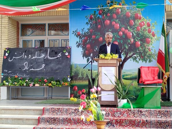 آغاز سال تحصیلی جدید و نواختن زنگ مهر در کاشمر