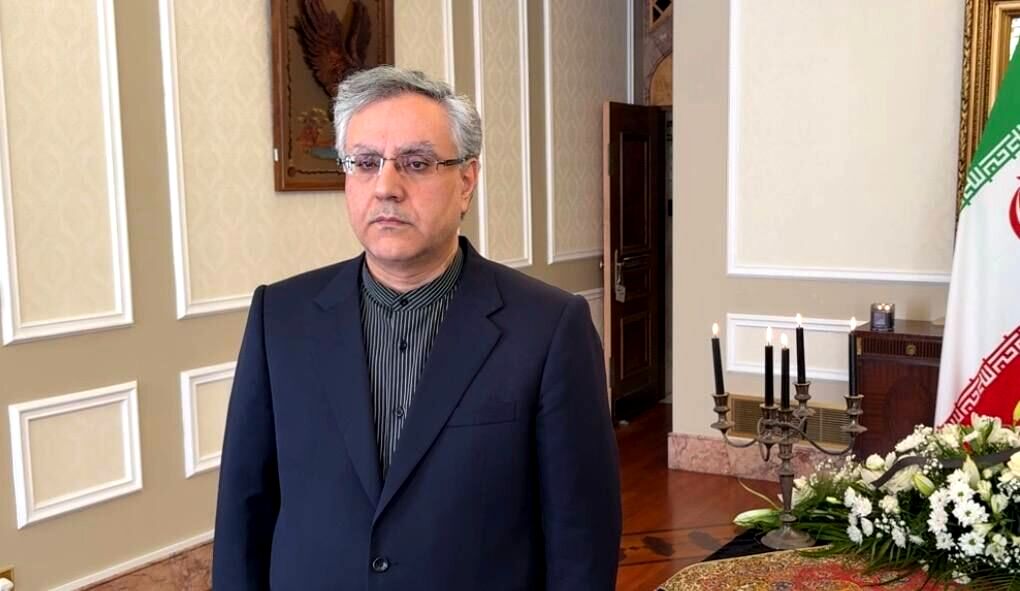 سفیر ایران: انسجام و اتحاد ملی مهم‌ترین عنصر برای مقابله با توطئه‌های دشمنان خارجی است